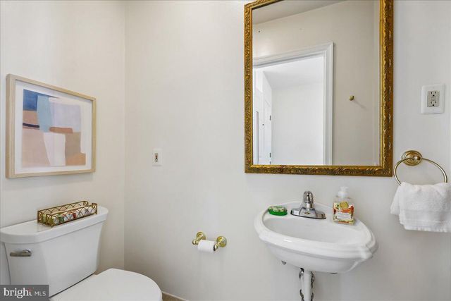 5805 ROOSEVELT ST, Bethesda, MD 20817