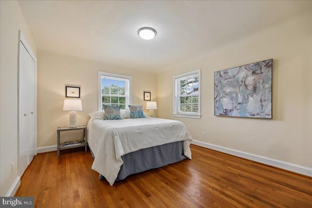 5805 ROOSEVELT ST, Bethesda, MD 20817