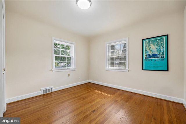 5805 ROOSEVELT ST, Bethesda, MD 20817