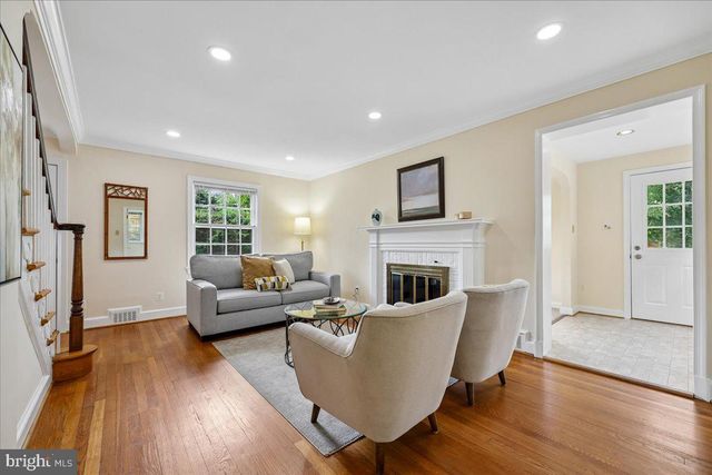 5805 ROOSEVELT ST, Bethesda, MD 20817