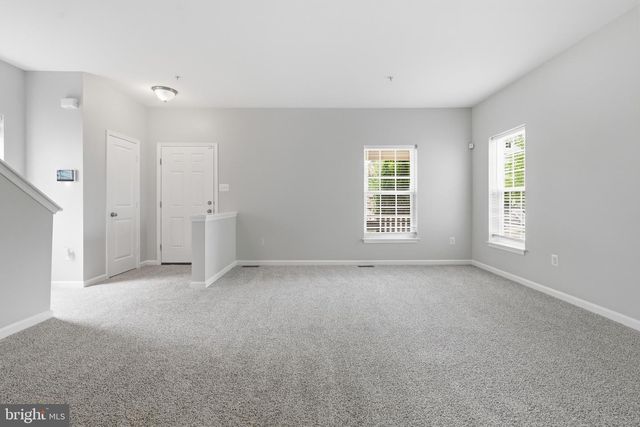 1621 RENAISSANCE DR, Essex, MD 21221