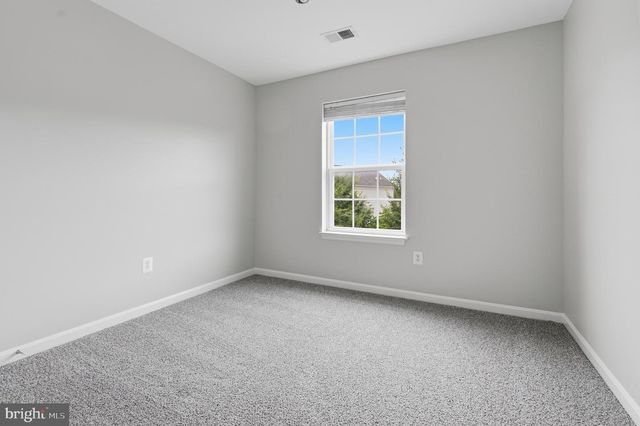 1621 RENAISSANCE DR, Essex, MD 21221