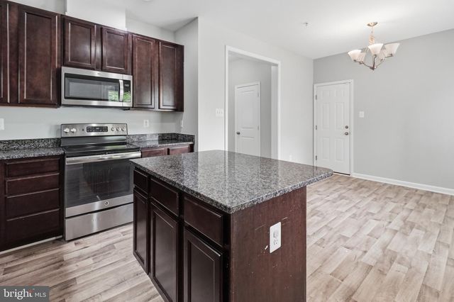 1621 RENAISSANCE DR, Essex, MD 21221
