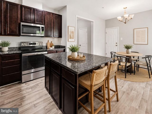 1621 RENAISSANCE DR, Essex, MD 21221