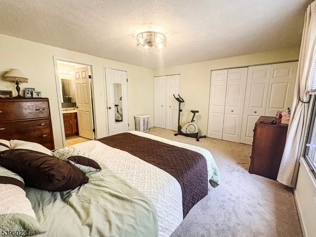 1 Pippin Ln, Hardyston Twp., NJ 07419