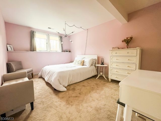 1 Pippin Ln, Hardyston Twp., NJ 07419