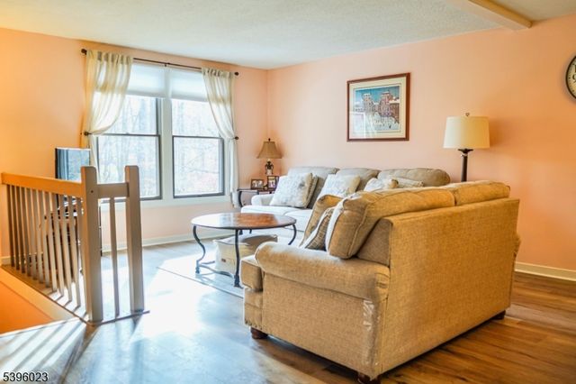 1 Pippin Ln, Hardyston Twp., NJ 07419