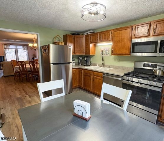 1 Pippin Ln, Hardyston Twp., NJ 07419