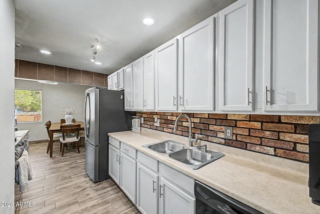 3021 W VILLA Street, Phoenix, AZ 85009