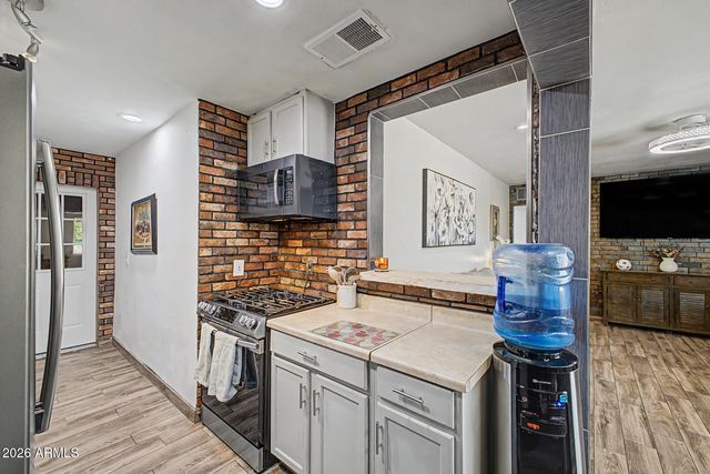 3021 W VILLA Street, Phoenix, AZ 85009