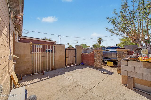 3021 W VILLA Street, Phoenix, AZ 85009