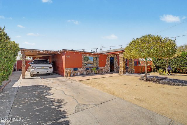 3021 W VILLA Street, Phoenix, AZ 85009