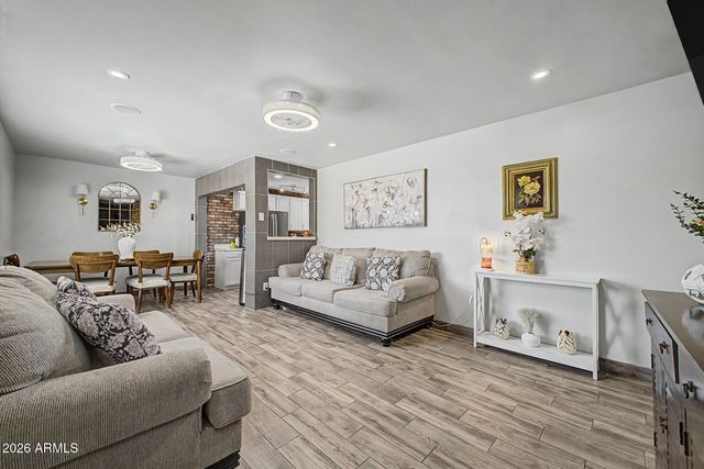3021 W VILLA Street, Phoenix, AZ 85009