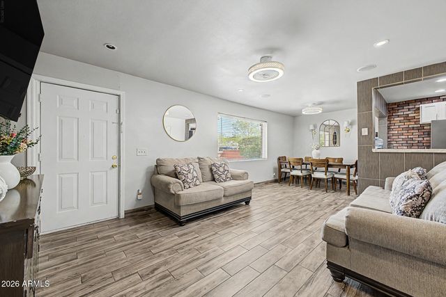 3021 W VILLA Street, Phoenix, AZ 85009