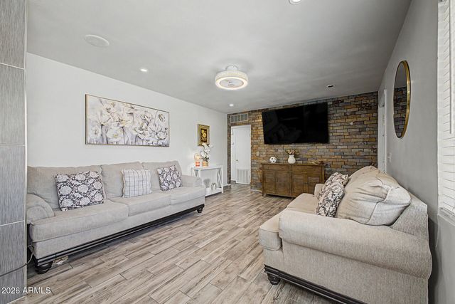 3021 W VILLA Street, Phoenix, AZ 85009