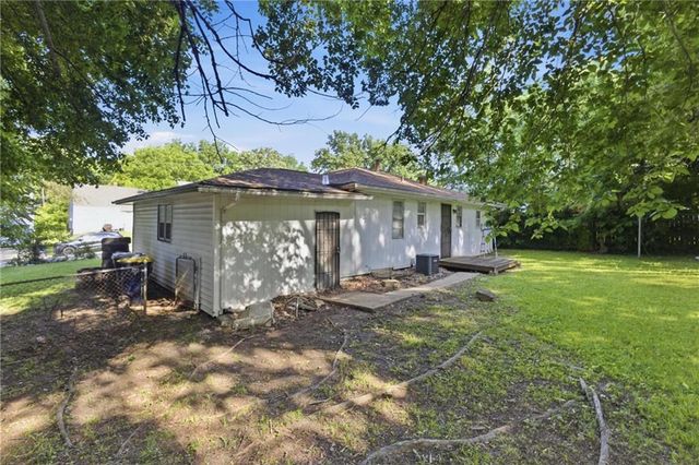 3407 Norton Avenue, Kansas City, MO 64128