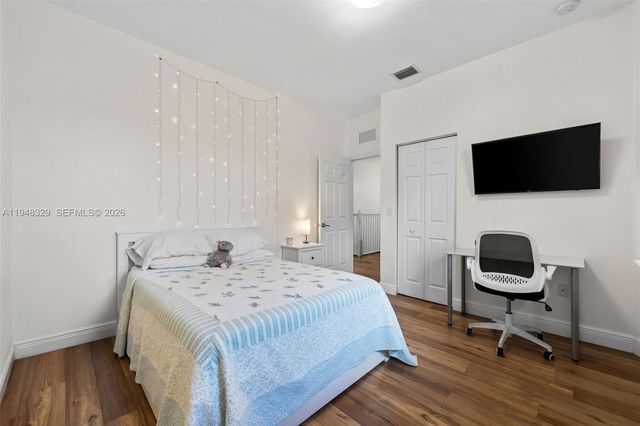 8658 NW 99th Path, Doral, FL 33178