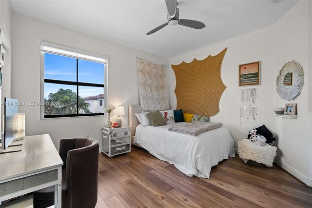 8658 NW 99th Path, Doral, FL 33178