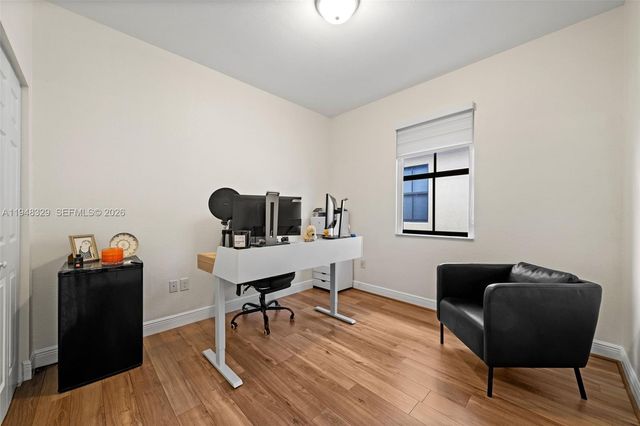 8658 NW 99th Path, Doral, FL 33178