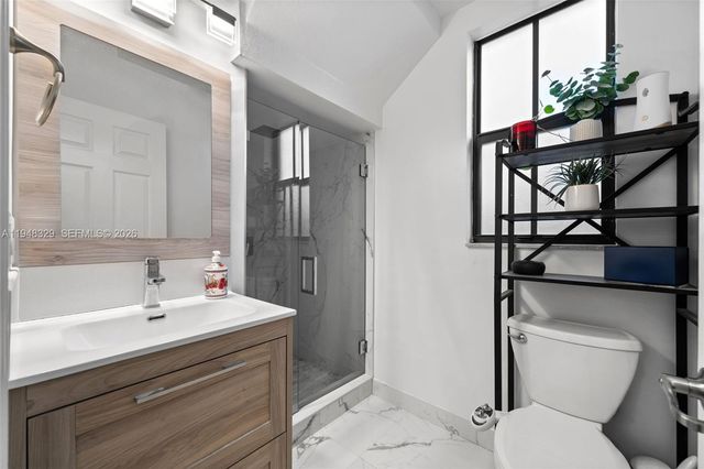 8658 NW 99th Path, Doral, FL 33178