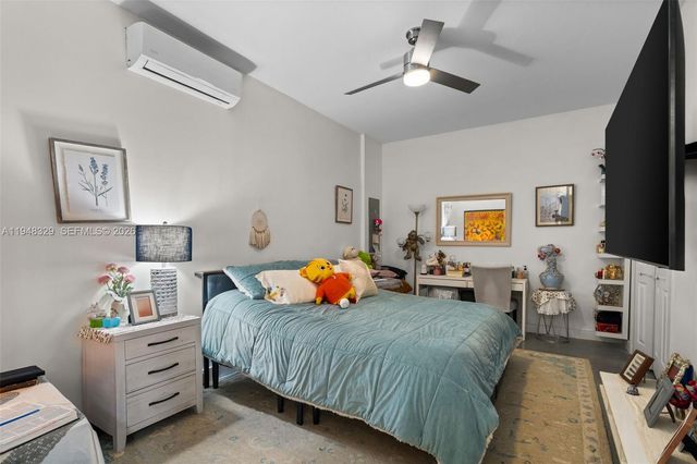 8658 NW 99th Path, Doral, FL 33178