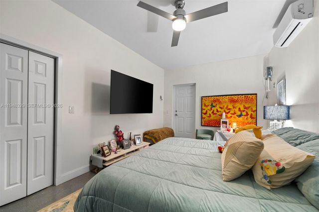 8658 NW 99th Path, Doral, FL 33178