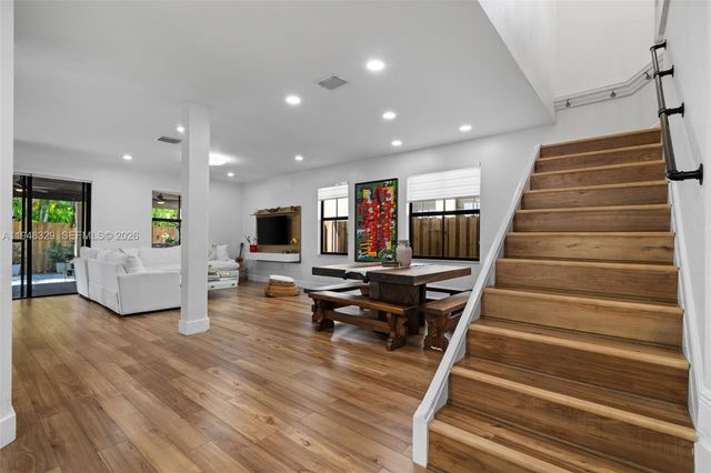 8658 NW 99th Path, Doral, FL 33178