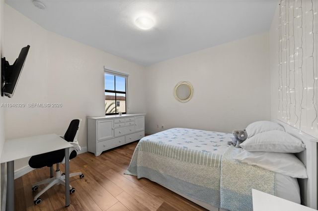 8658 NW 99th Path, Doral, FL 33178