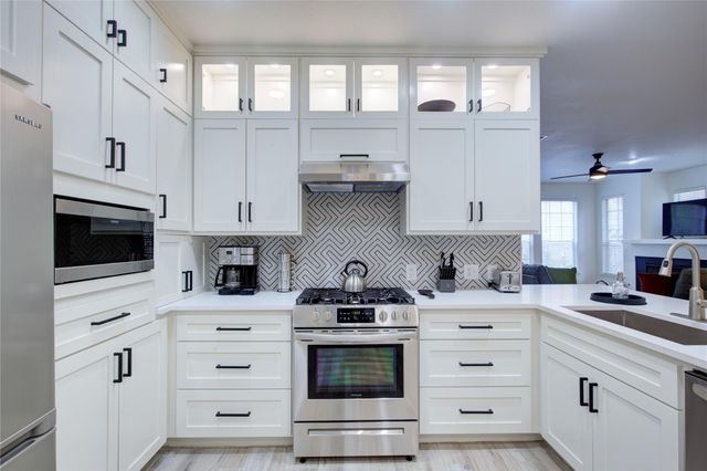 76 Scarlet Woods Court, The Woodlands, TX 77380