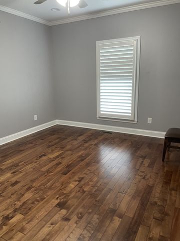123 Planter Cir, Leoma, TN 38468