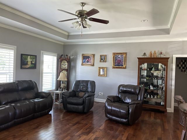 123 Planter Cir, Leoma, TN 38468