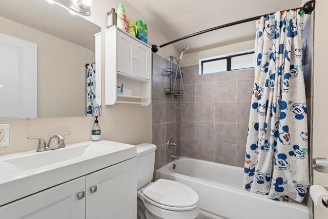 6024 N Alturas Ave, Stockton, CA 95207