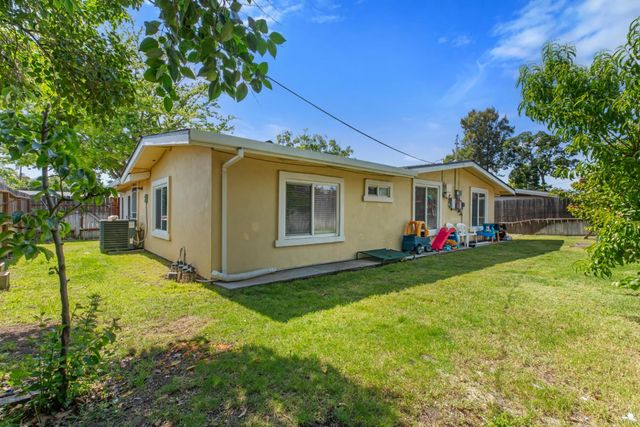 6024 N Alturas Ave, Stockton, CA 95207