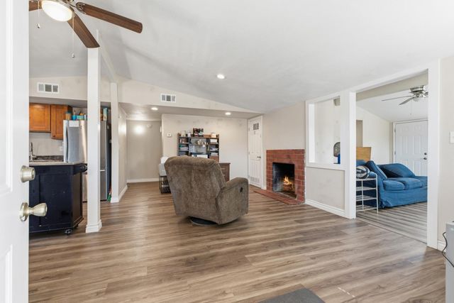 6024 N Alturas Ave, Stockton, CA 95207