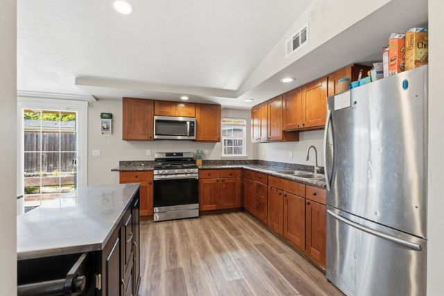 6024 N Alturas Ave, Stockton, CA 95207