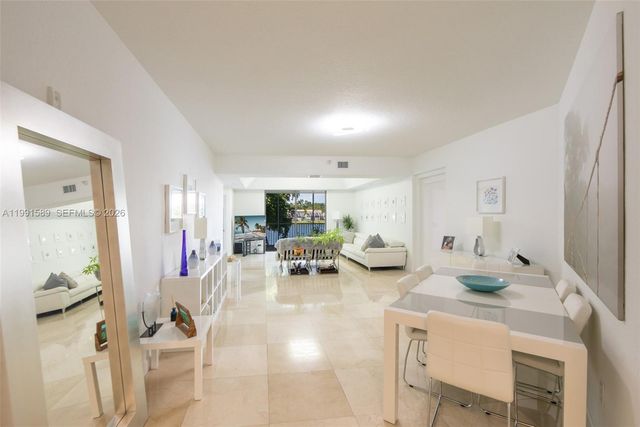 10700 NW 66th St 207, Doral, FL 33178