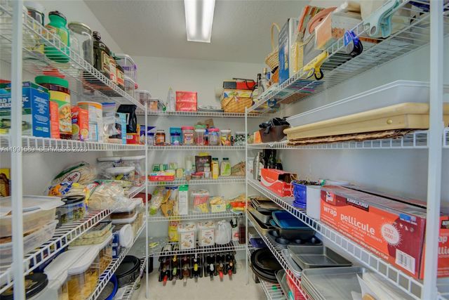 10700 NW 66th St 207, Doral, FL 33178