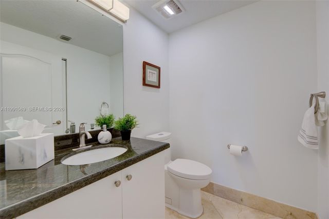 10700 NW 66th St 207, Doral, FL 33178