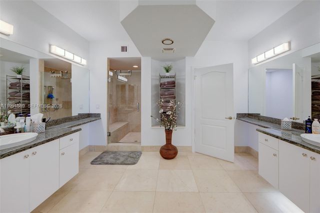 10700 NW 66th St 207, Doral, FL 33178