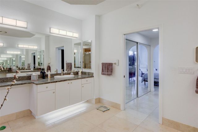 10700 NW 66th St 207, Doral, FL 33178