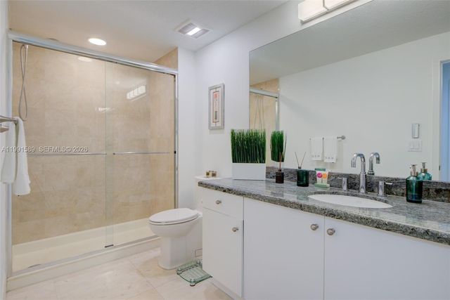 10700 NW 66th St 207, Doral, FL 33178