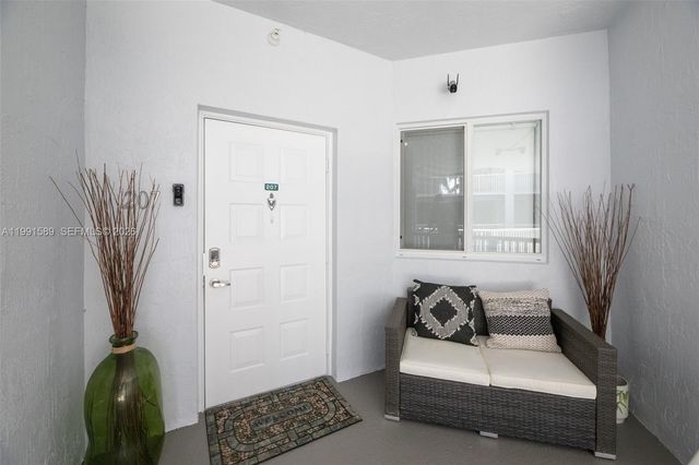 10700 NW 66th St 207, Doral, FL 33178