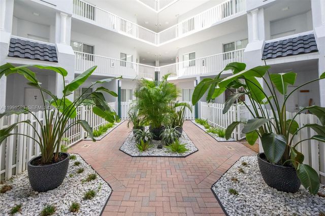 10700 NW 66th St 207, Doral, FL 33178