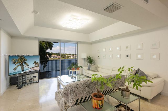 10700 NW 66th St 207, Doral, FL 33178