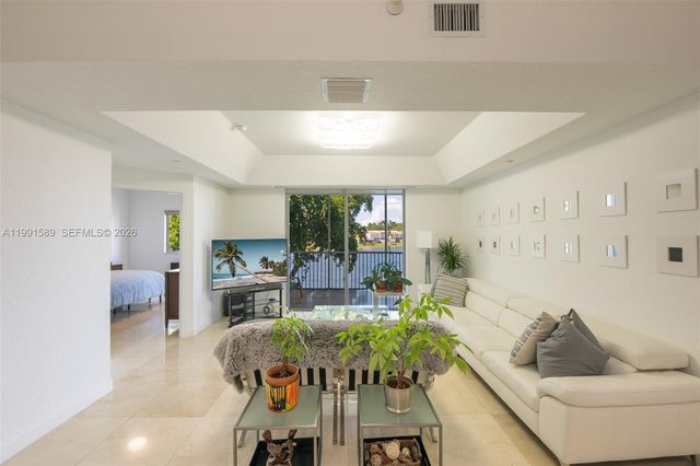 10700 NW 66th St 207, Doral, FL 33178