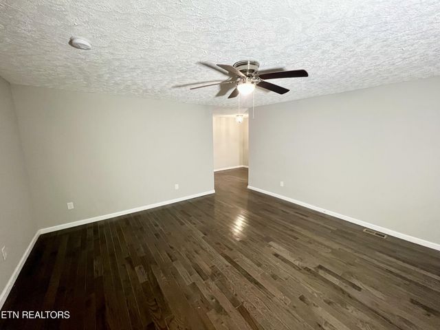 120 Audubon Rd, Oak Ridge, TN 37830