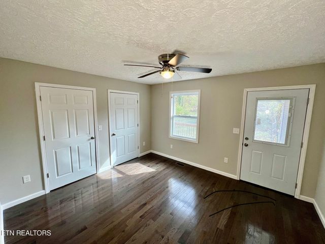 120 Audubon Rd, Oak Ridge, TN 37830