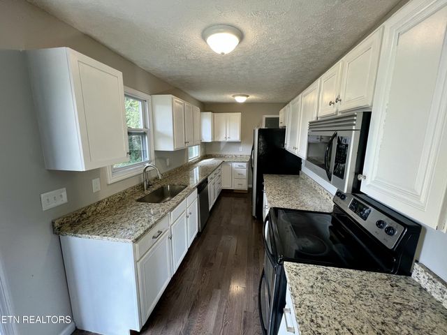 120 Audubon Rd, Oak Ridge, TN 37830