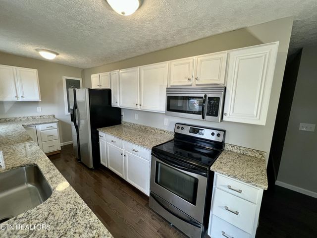 120 Audubon Rd, Oak Ridge, TN 37830