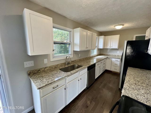 120 Audubon Rd, Oak Ridge, TN 37830